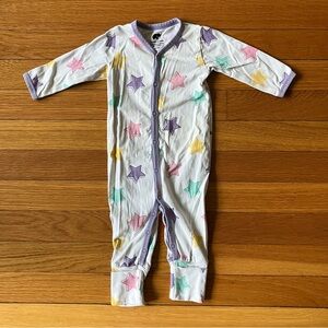 Monica + Andy Colorful Star Print Organic Cotton One Piece Pajamas Romper 0-3m